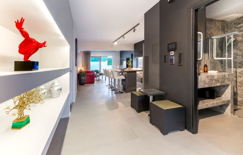 Oasis Privé | Luxury Private Pool Retreat in Varkiza