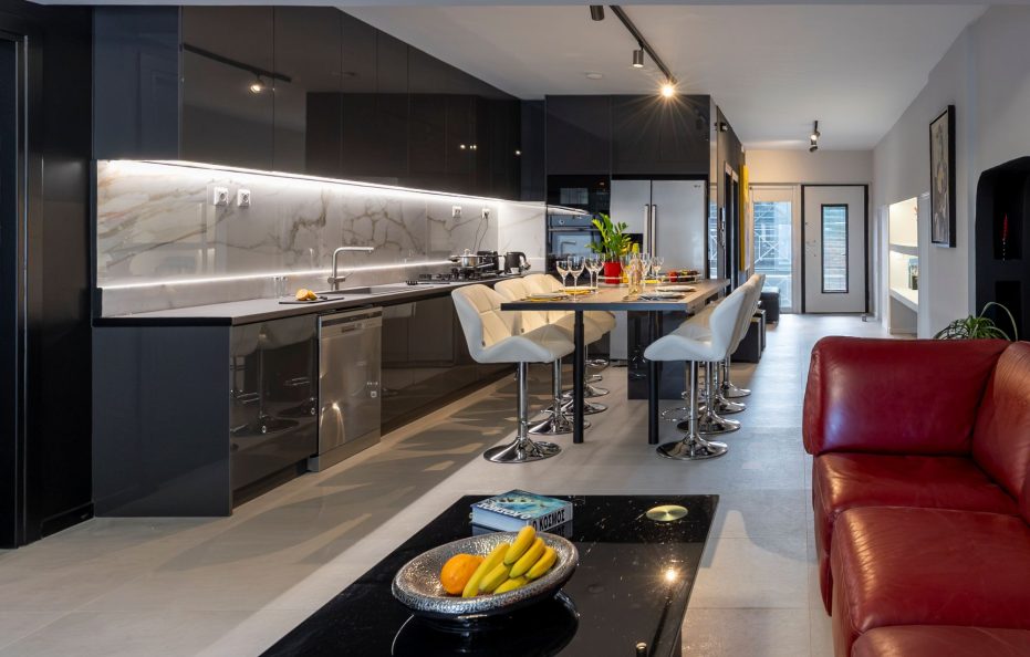 Oasis Privé | Luxury Private Pool Retreat in Varkiza