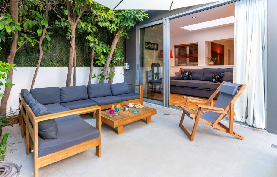 Oasis Privé | Luxury Private Pool Retreat in Varkiza